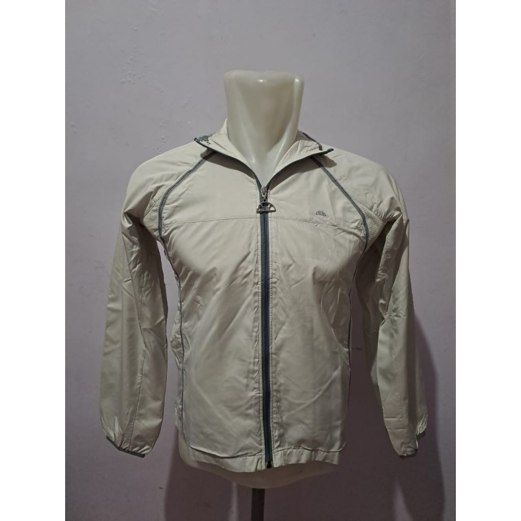 Jaket Ellese