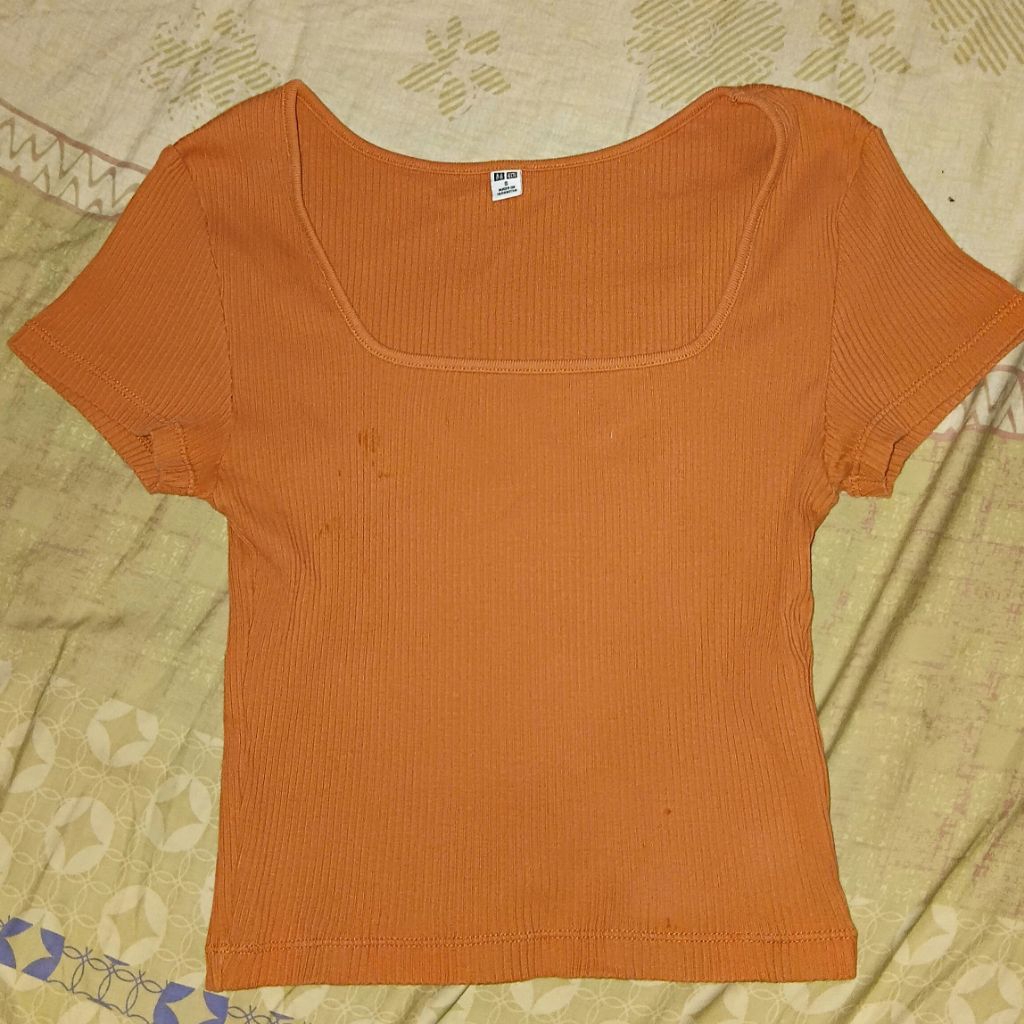 crop top coklat Uniqlo