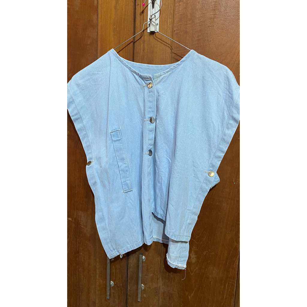 preloved niaa(vest levis biru)