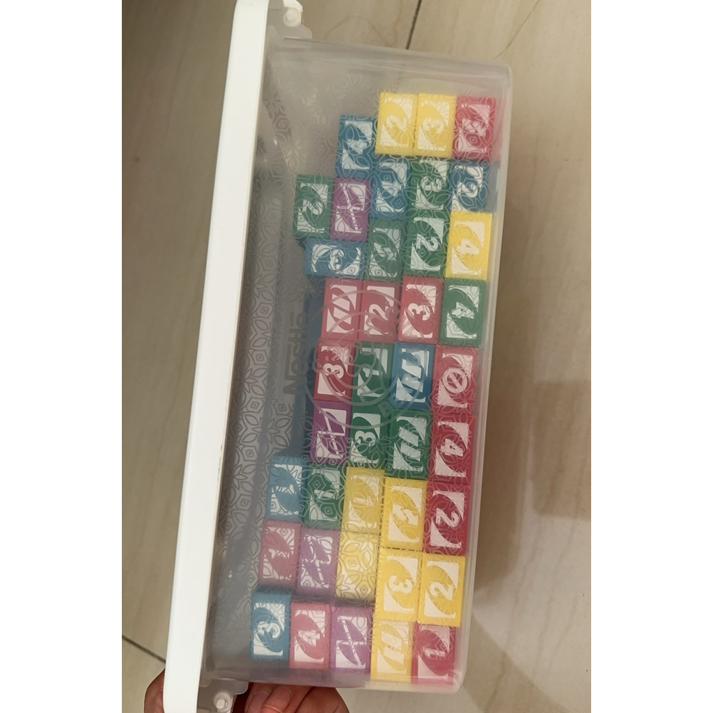 mainan uno stack preloved
