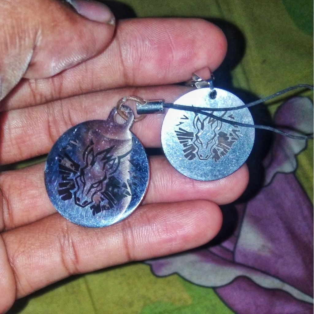 gantungan kunci logo beyblade Pegasus bolak-balik