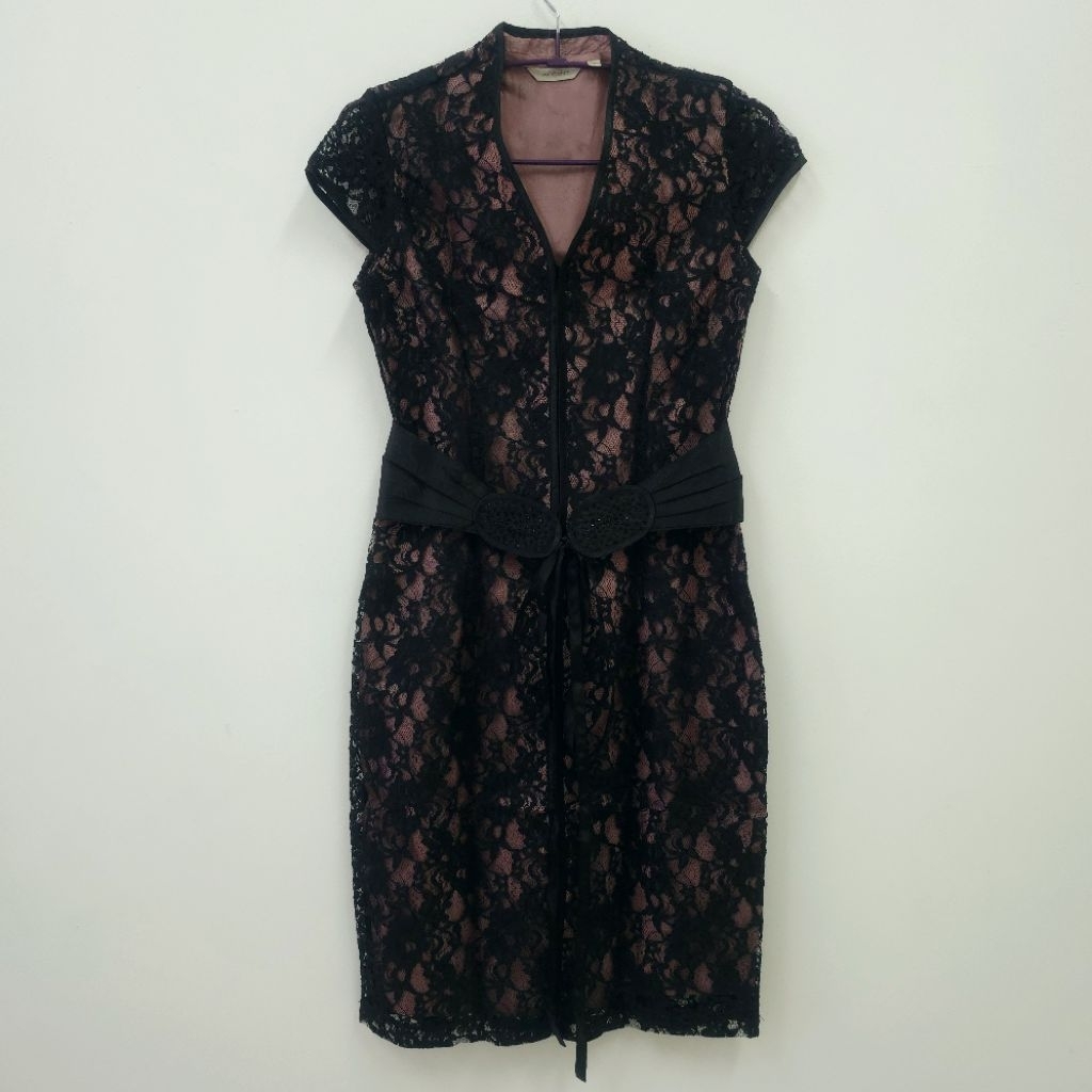 Preloved dress wanita brukat midi accent.