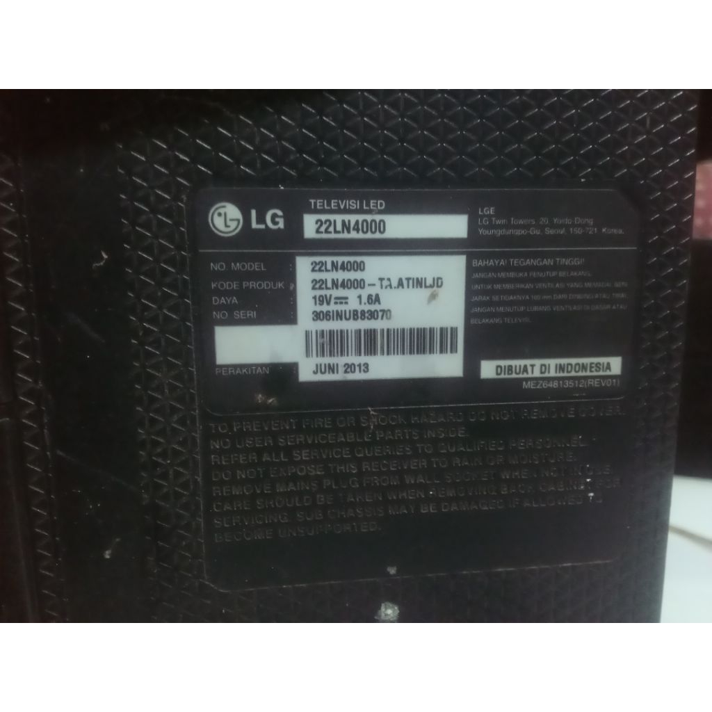 TV LG 22LN4000 RUSAK LCD PECAH