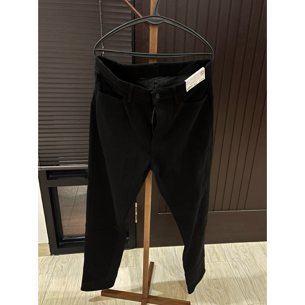 Celana Uniqlo Ezy Jeans Black Hitam