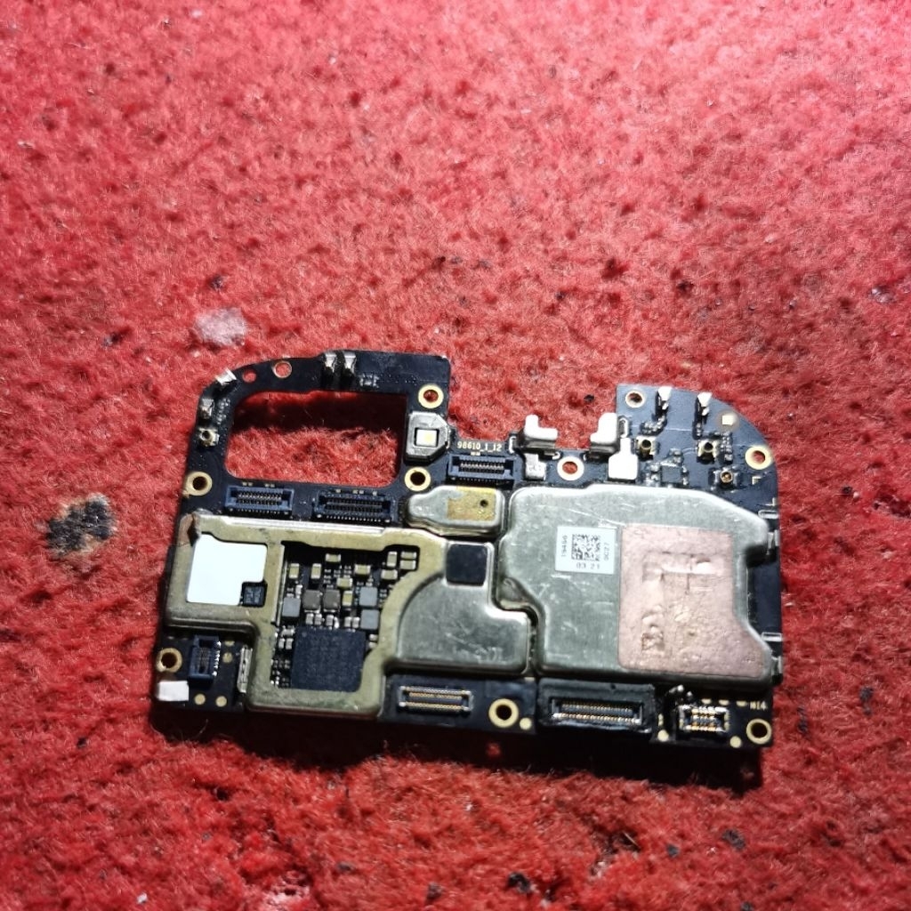 mesin oppo a5s mesin untuk bahan. IC cpu emmc ada.