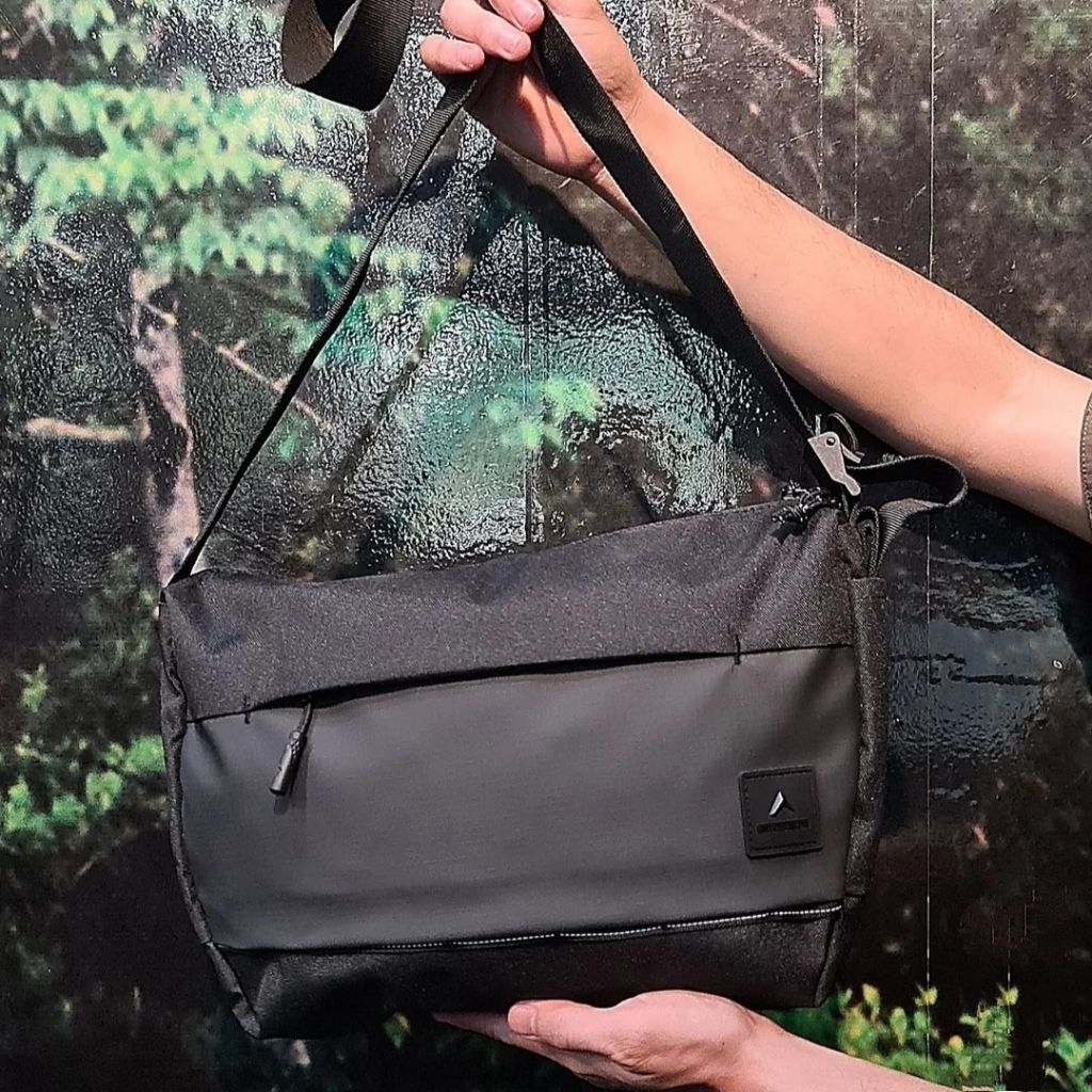 EIGER1989 Tas Selempang Original Safeguard Shoulder.