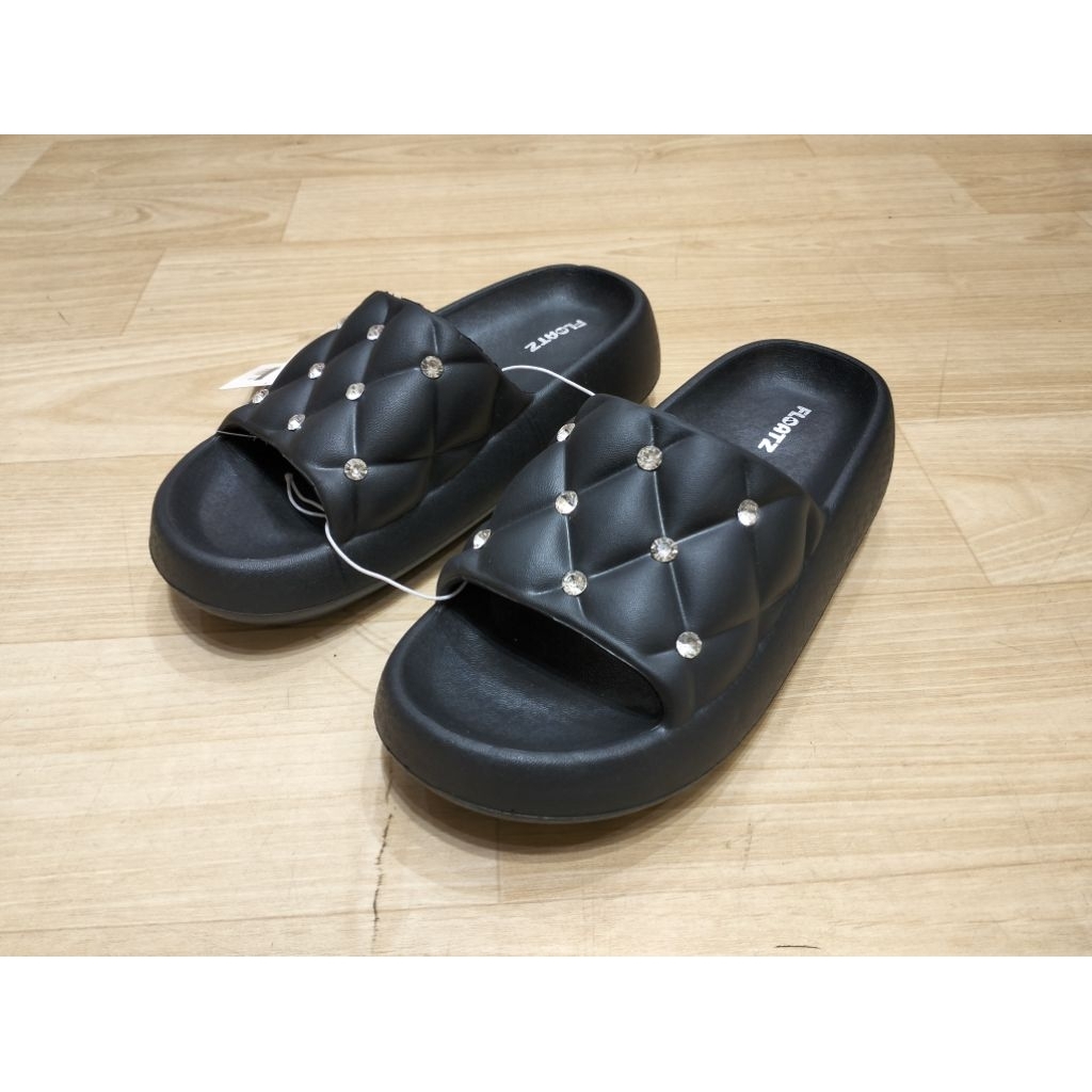 Sandal Selop Wanita Bata Float Terbaru Bahan Karet Warna Hitam