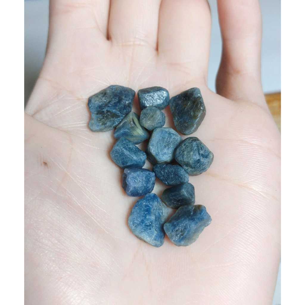 Natural Blue Sapphire rough (12)