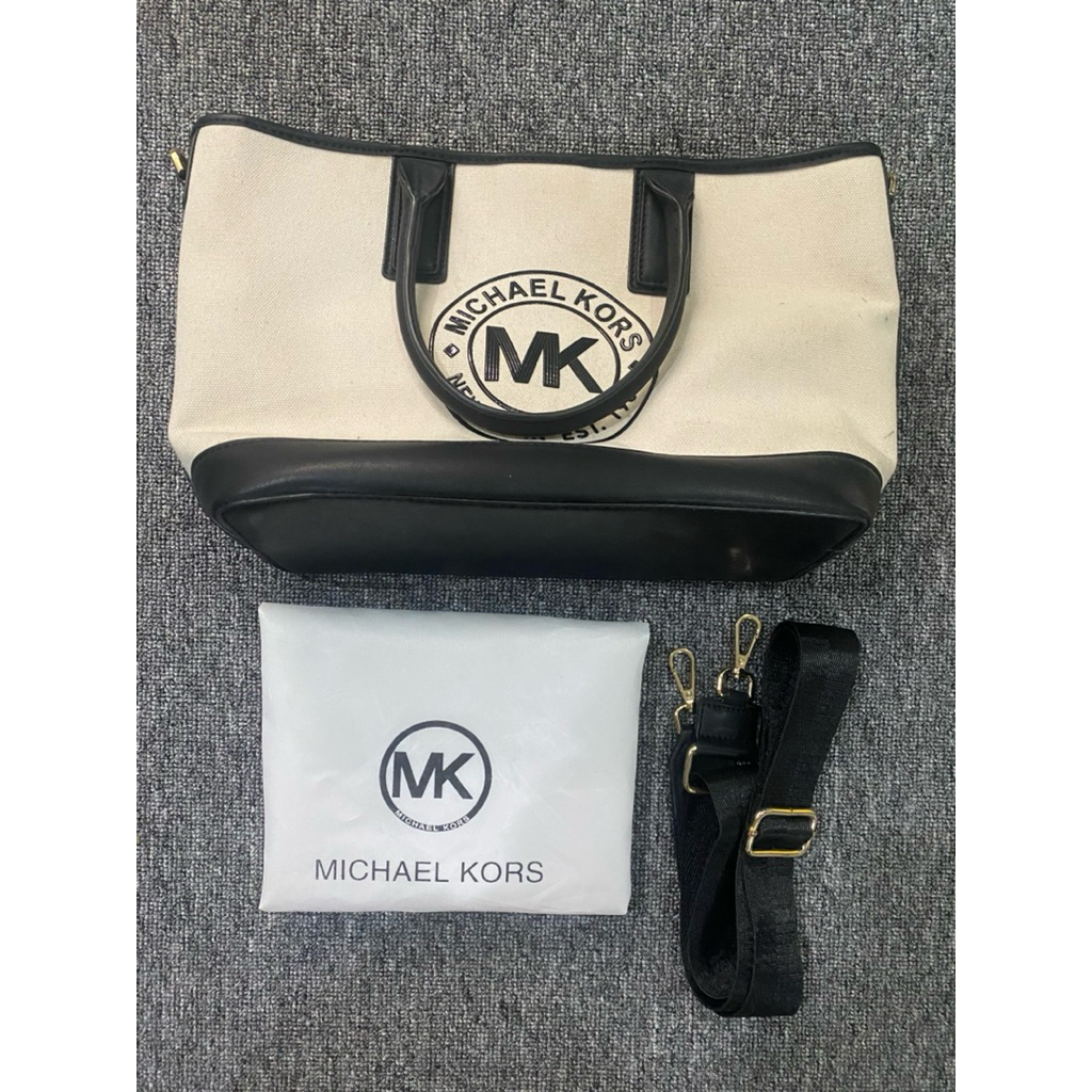 PRELOVED - MK Tote Canvas