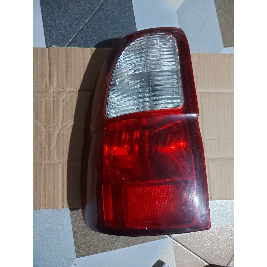 Stoplamp lampu belakang Isuzu Panther Tipe Grand Touring LS LV LM Original Second
