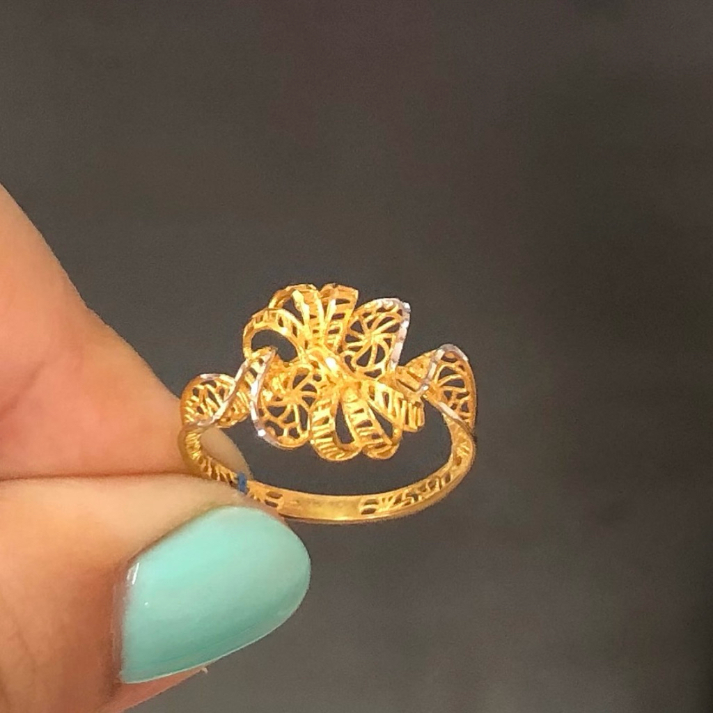 1- CINCIN BUNGA VARIASI PUTIH 1GRAM KADAR 375 UKURAN 13 UBS