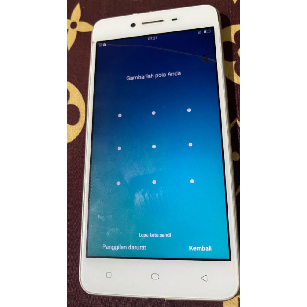 Oppo A37 2/16 lupa pola