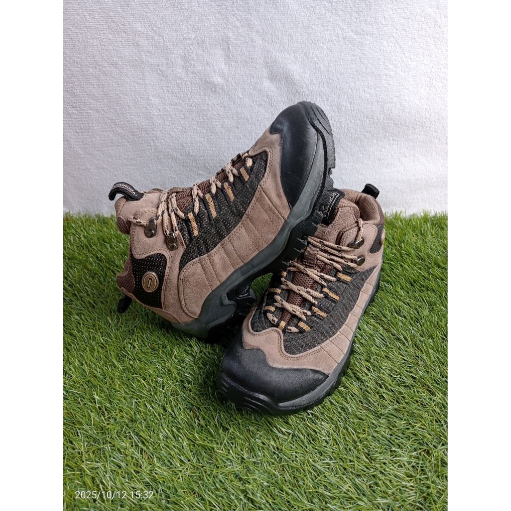 Sepatu Outdoor Second ECHOROBA 38/24cm