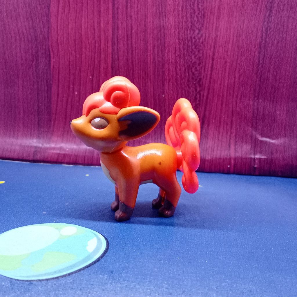 Miniatur Pokemon Vulpix / Ninetales Klasik 2018 - Figure Koleksi
