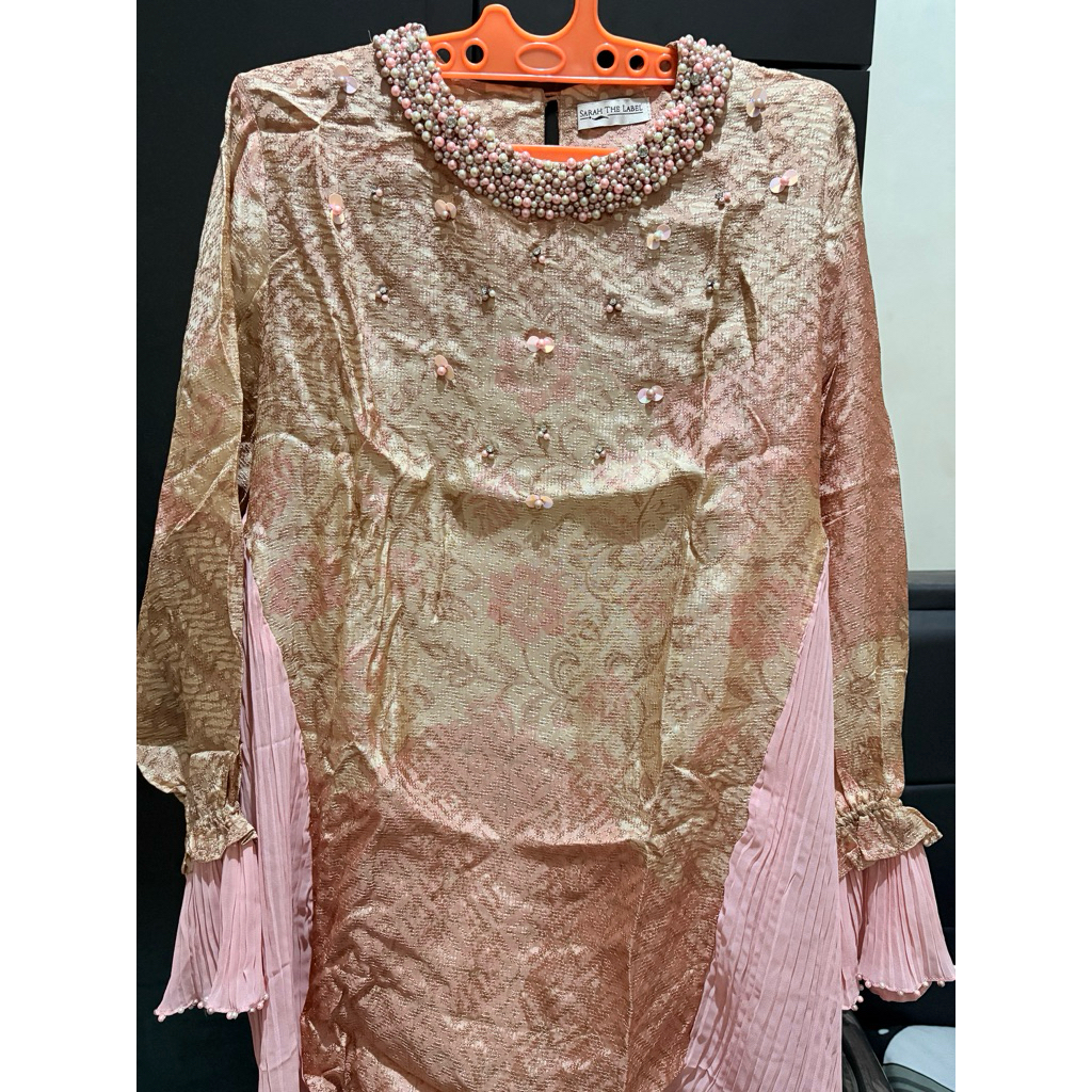 Lyla blouse sarah the label | Batik Viscose Premium