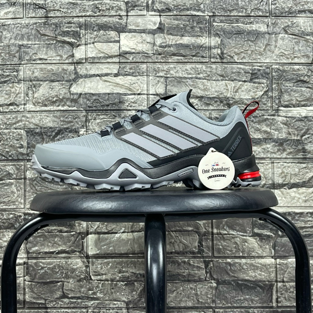 SEPATU HIKING ADIDAS TERREX SKYCHASER GREY BLACK