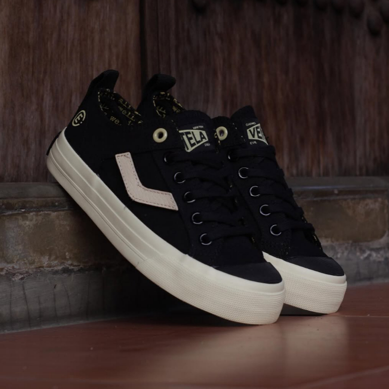 Sepatu Ventela x Evil Low Black Sneakers Pria Wanita