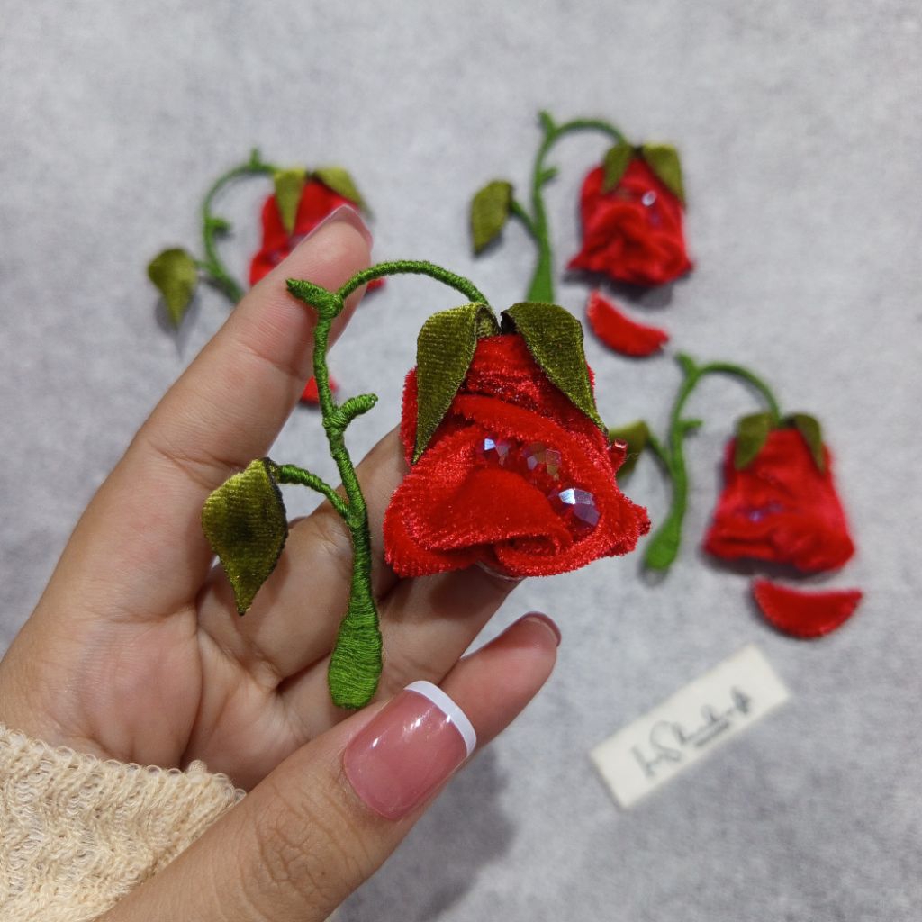 bros bunga mawar merah /brooch mawar/handmade bros