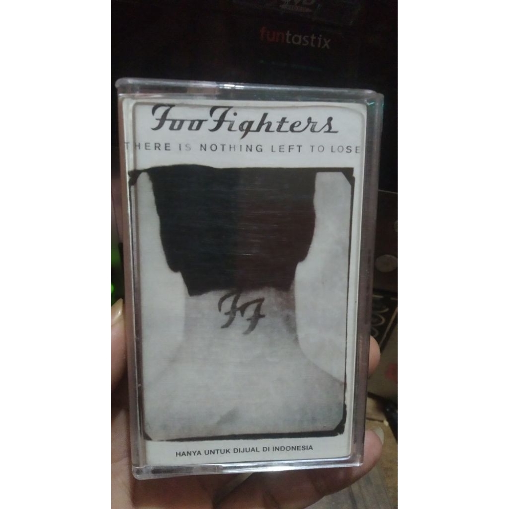 kaset pita foo fighters-there is nothing left to lose