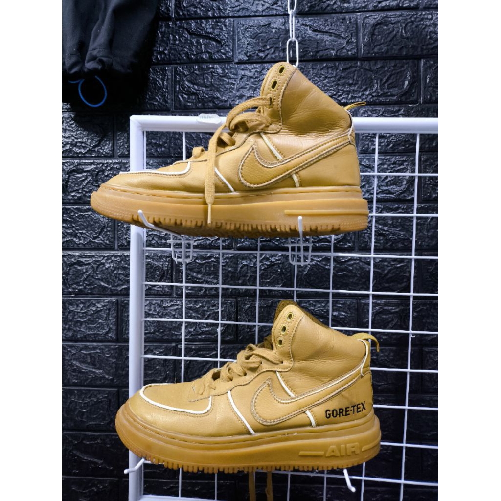 Nike coklat goretex size 43