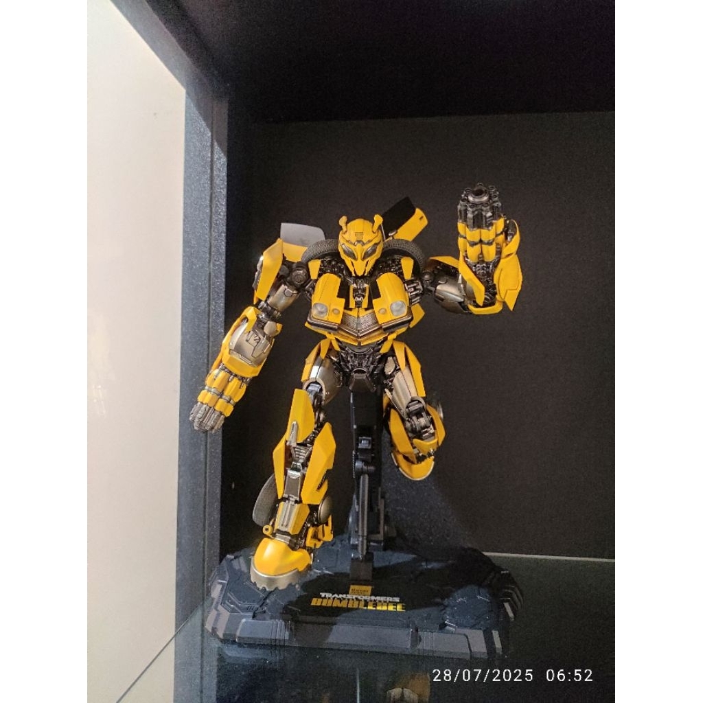Threezero DLX Bumblebee ROTB Display Only