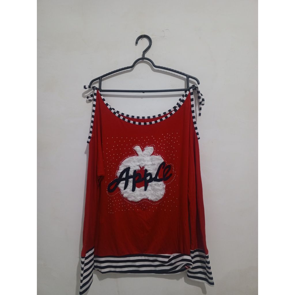 atasan kaos merah apple second