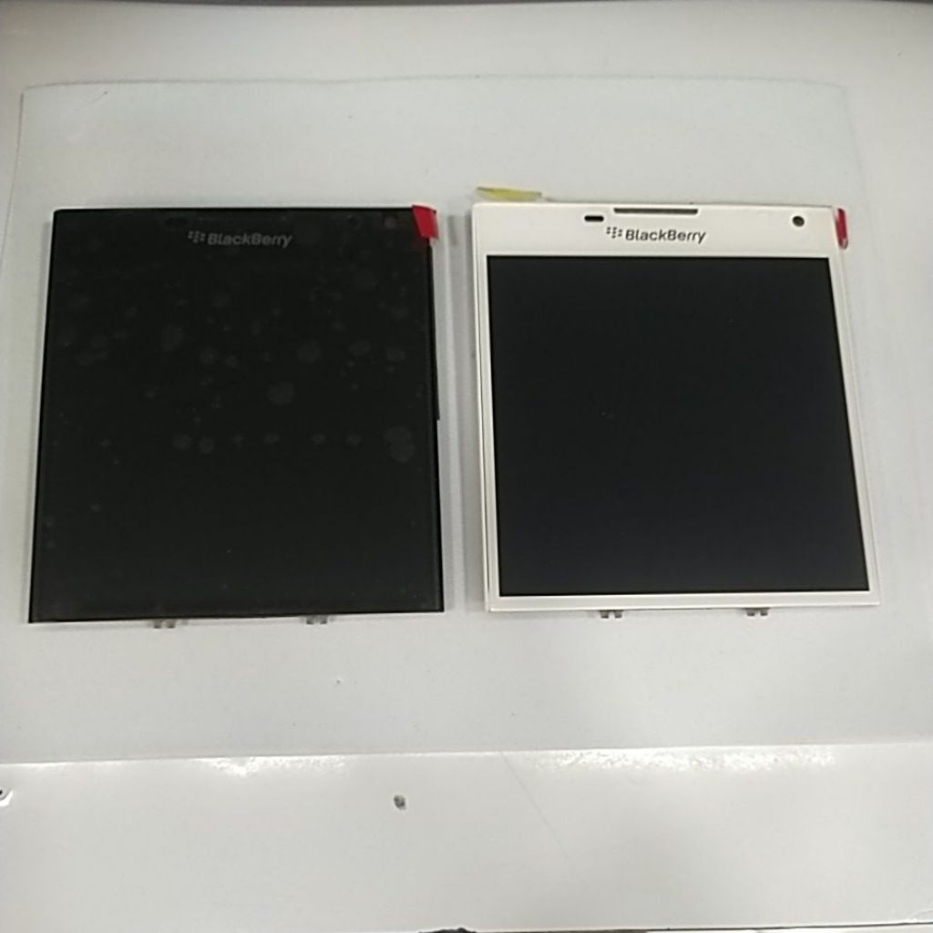 LCD BB Q30 / PASSPORT