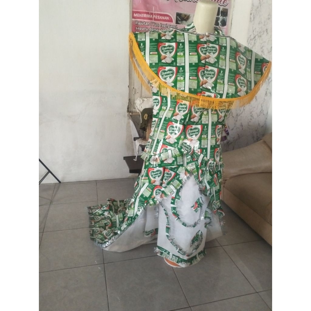 Kostum Daur Ulang,Gaun Daur Ulang