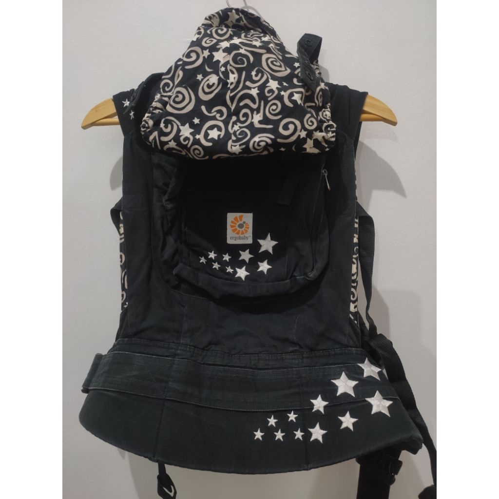 Gendongan bayi SSC preloved Ergobaby Night sky