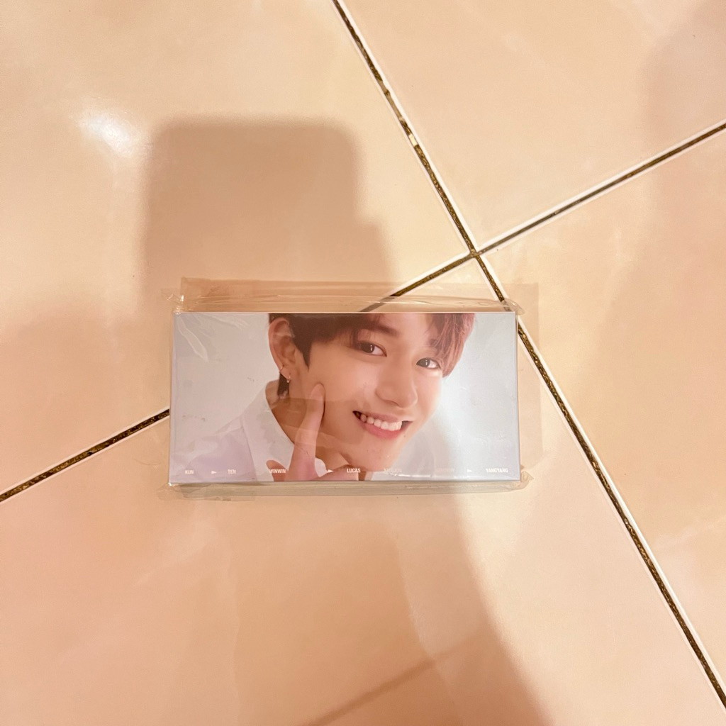 lucas wayv holiday flipbook only (stop collect clearance sale)