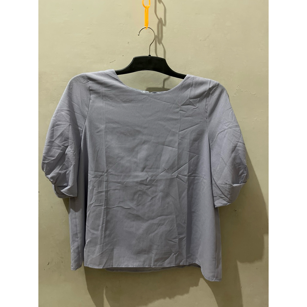 PRELOVED BLOUSE BIRU MUDA by Glacier