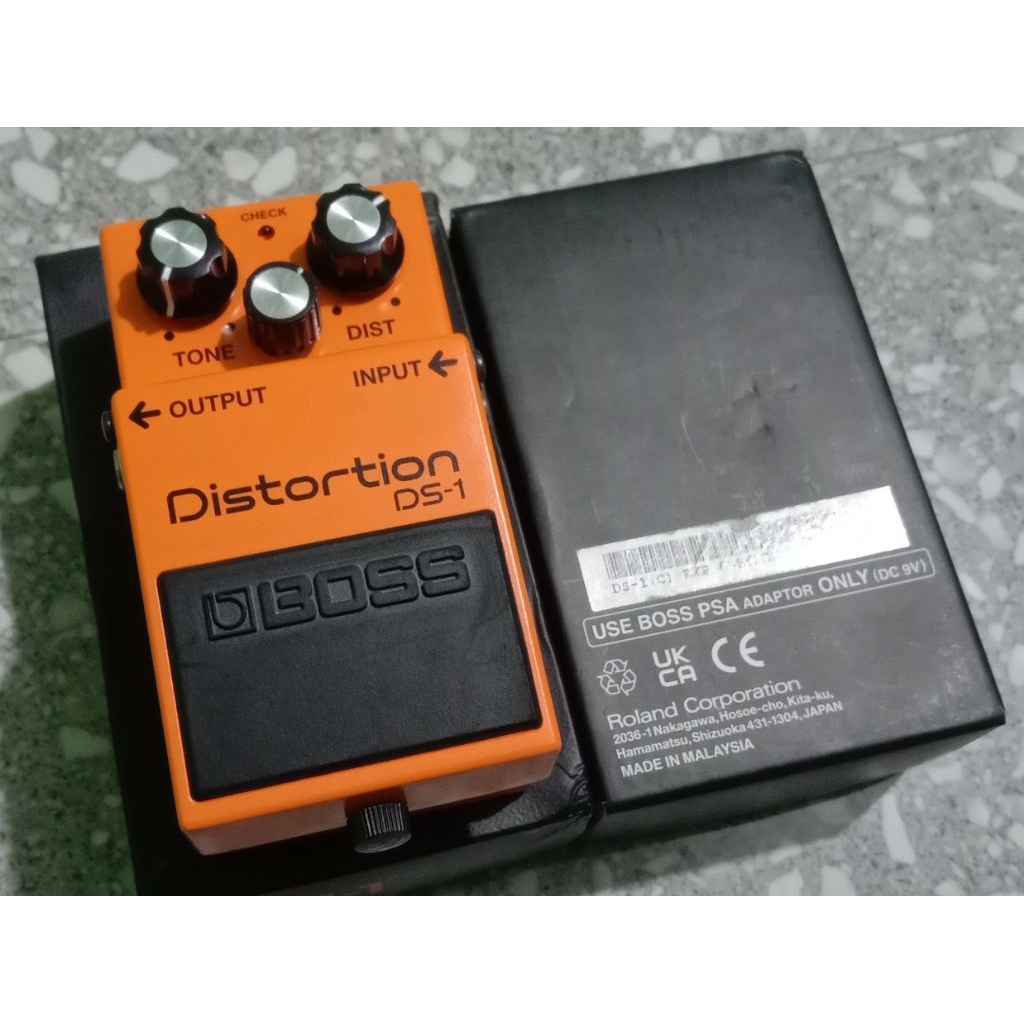 Efek Gitar Distorsi Boss DS - 1