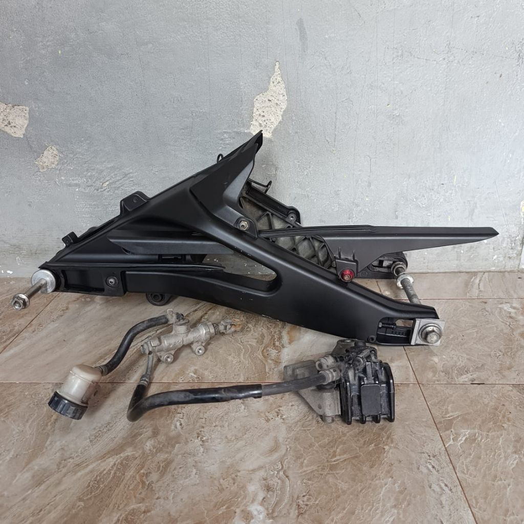 Swing Arm R15V3 V4 MT15 XSR Original Fulset