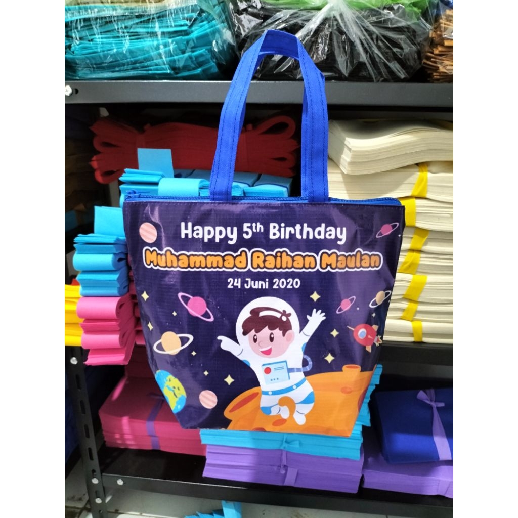 Tas souvenir pesta ulang tahun astronot / Tas Resleting ultah / Goodie bag custom / Tas tulis nama