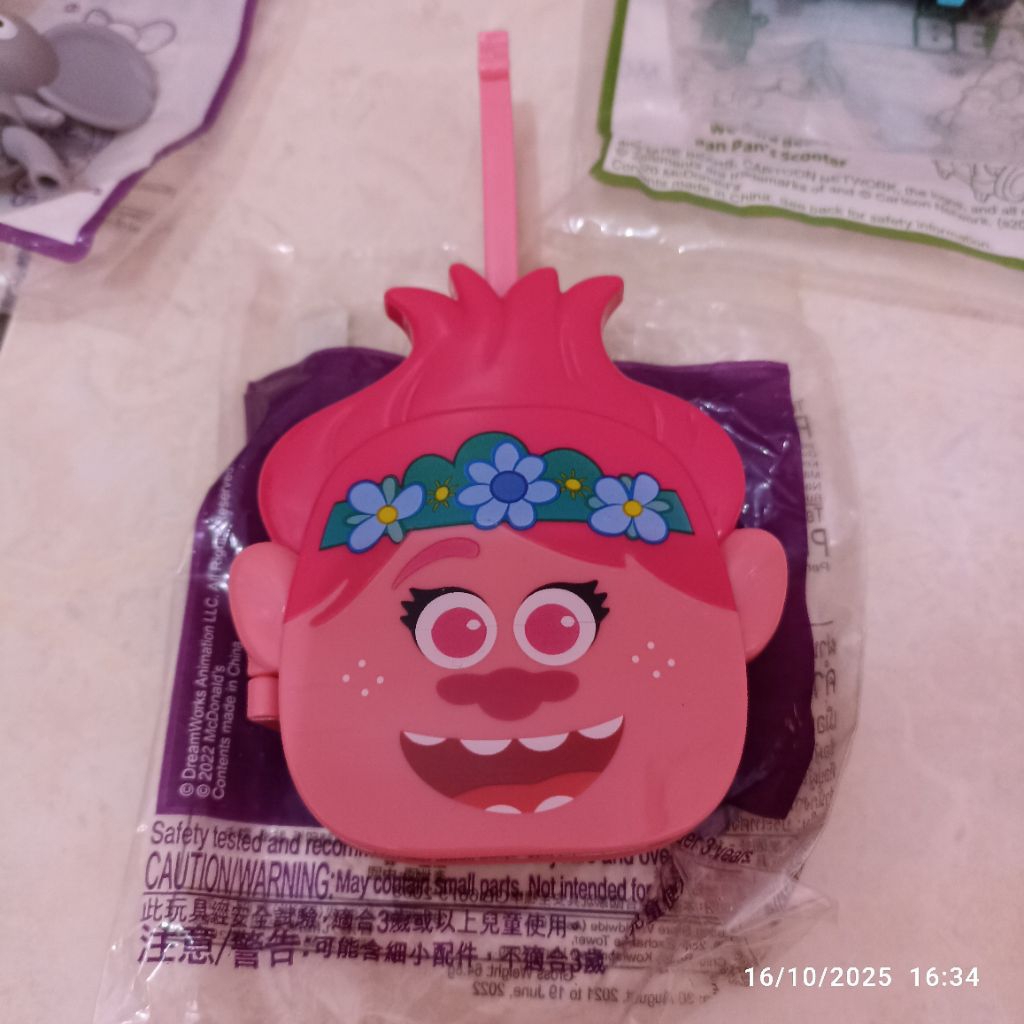 Dreamworks Poppy Trolls Mainan Happy Meal 2022