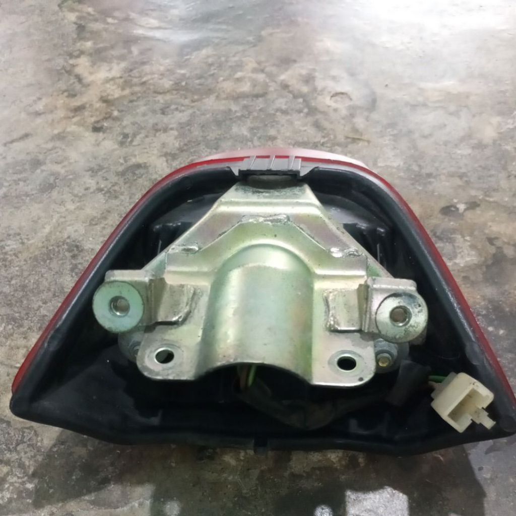 lampu belakang megapro mono