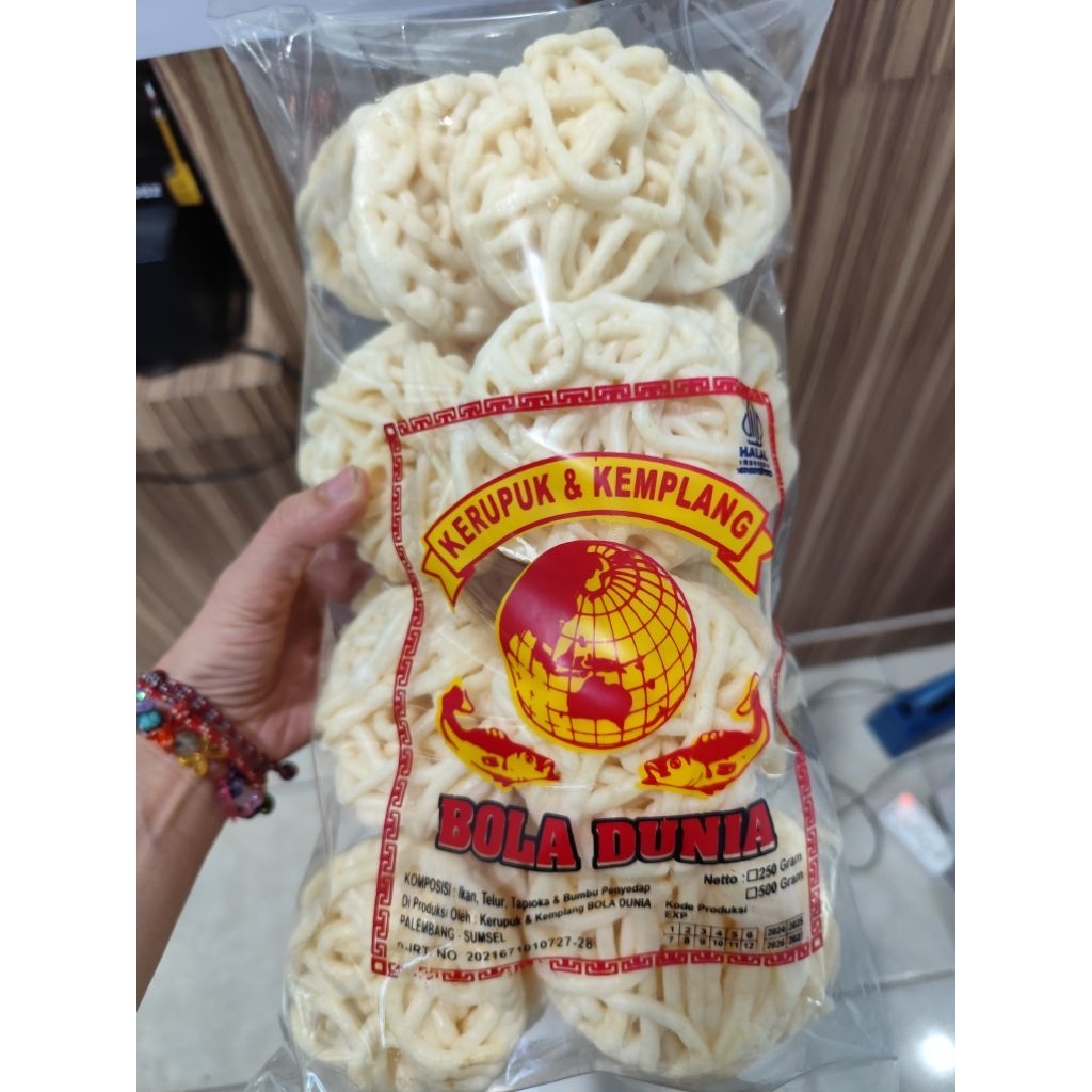 [BOLA DUNIA] Kerupuk Tenggiri 250gr (Free Sambal)