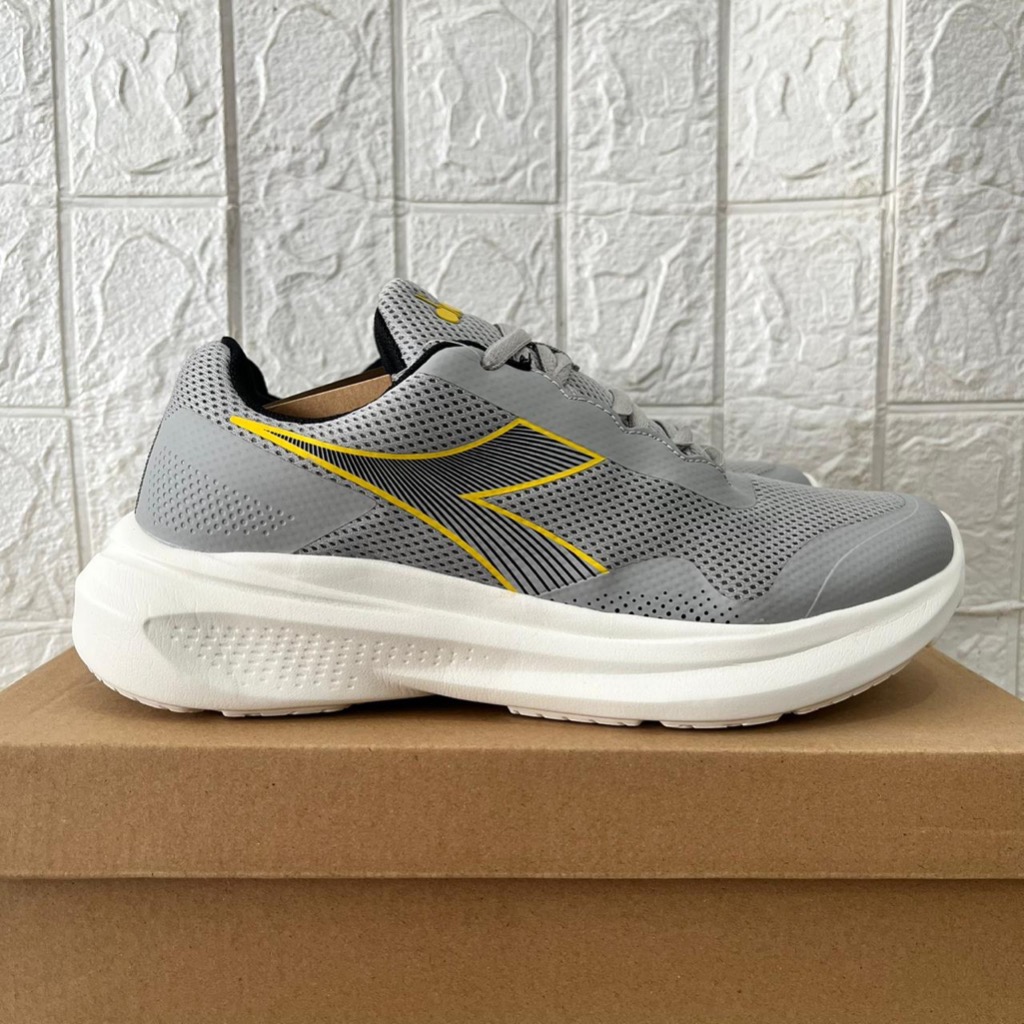 ONLY SIZE 41 SEPATU DIADORA PRIA DIADORA DIADORA MUSED GREY WHITE SNEAKER ORIGINAL SPORTY RUNNING CO