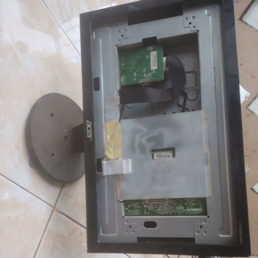 mesin  monitor acer p166hql