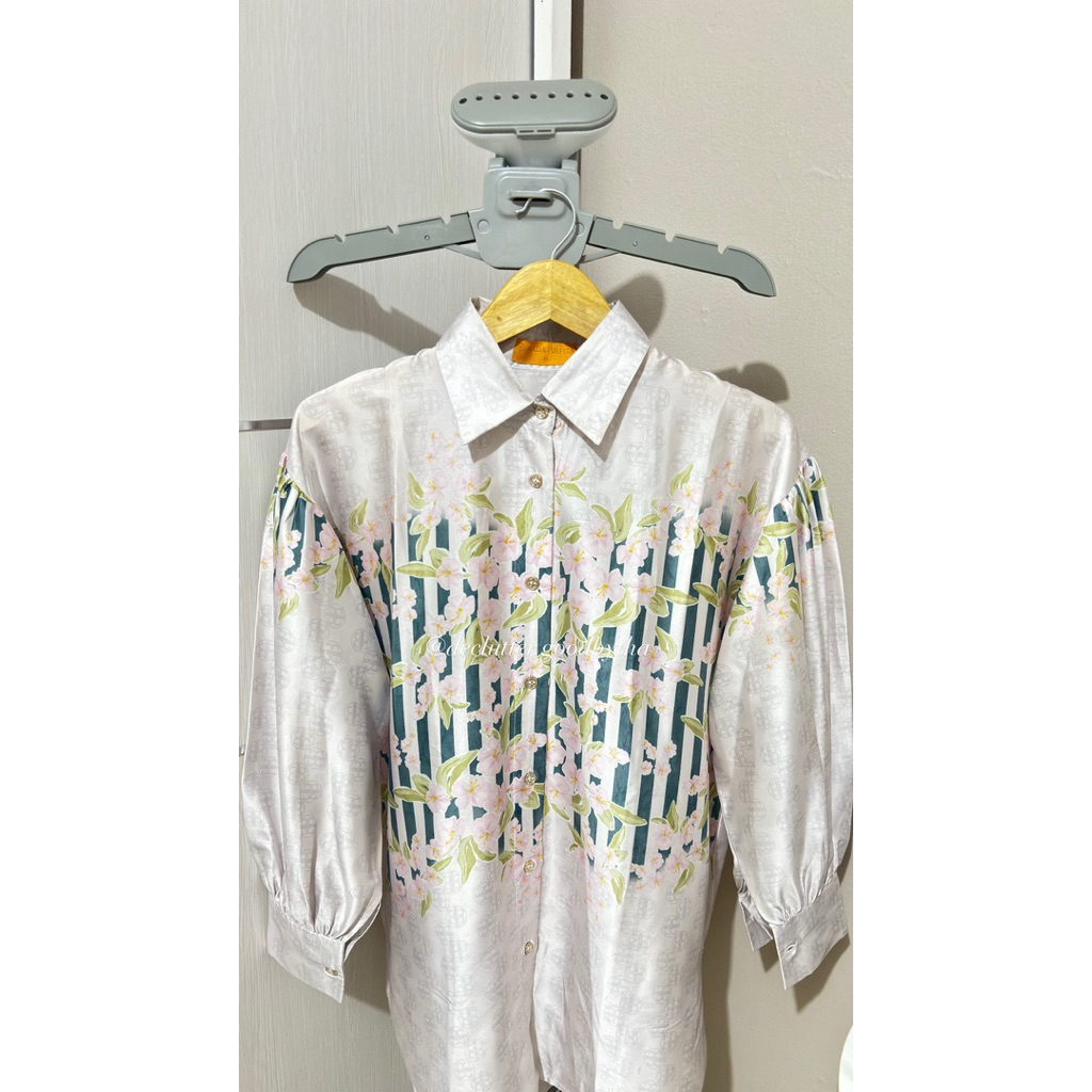Preloved Nada Puspita Viola Puffy shirt - Nude Size M