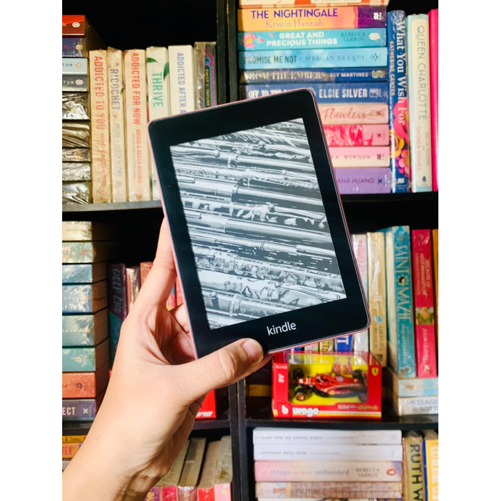 [PRELOVED] Amazon Kindle Paperwhite Gen 10th - storage 32 GB - warna Plum - e-reader, bukan versi ba