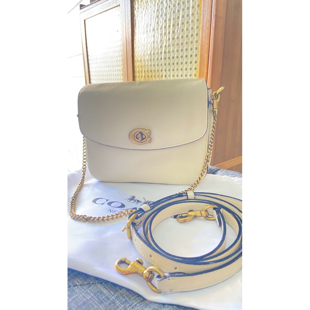 Preloved vgc Coach Cassie crossbody