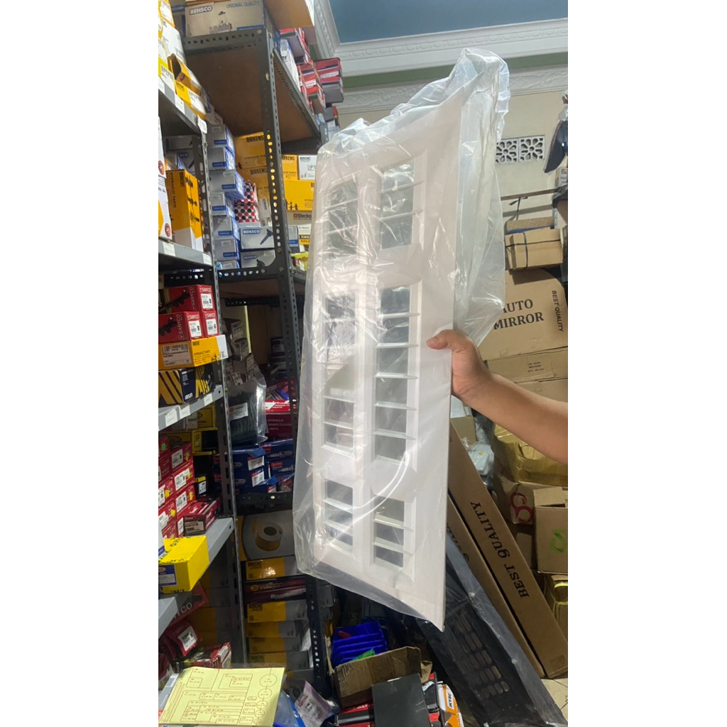 GRILL DEPAN NKR71/ELF ISUZU