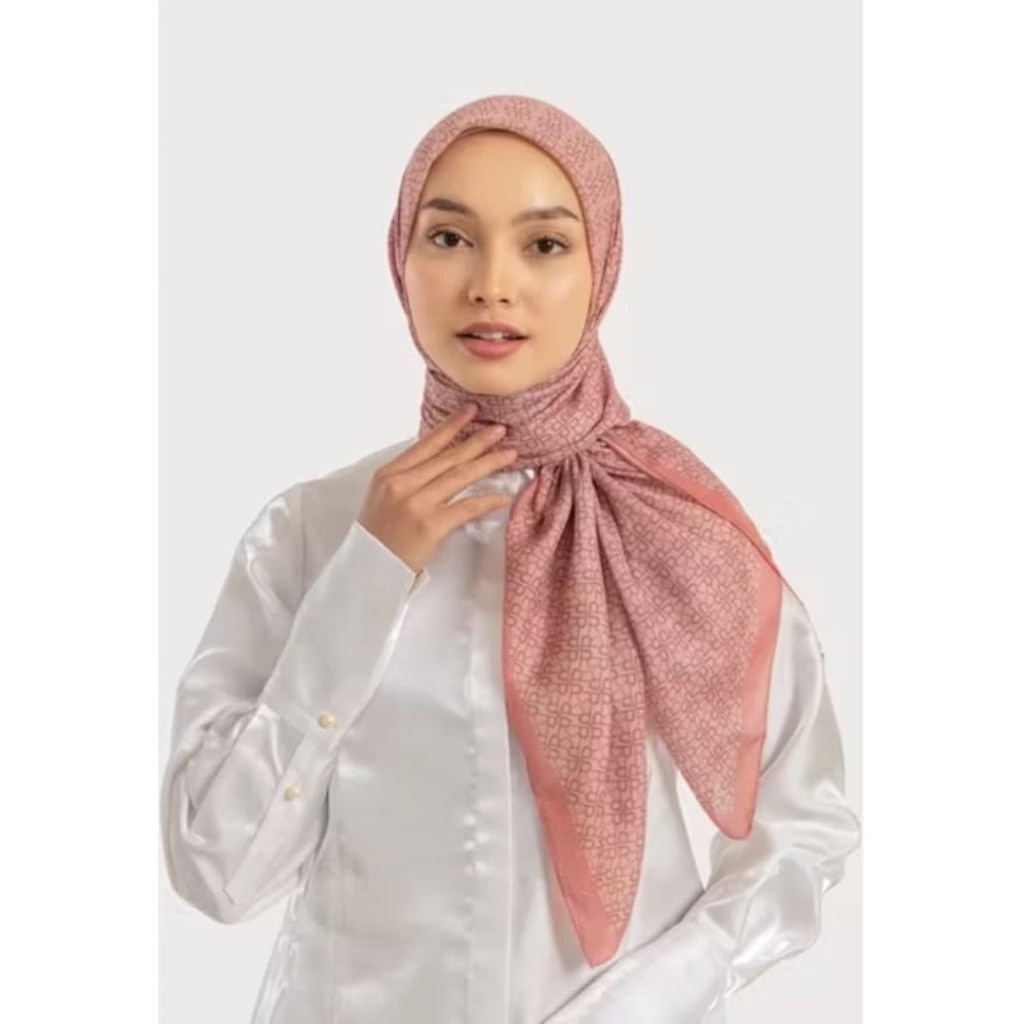 RIA MIRANDA - Ziyana Monogram Scarf