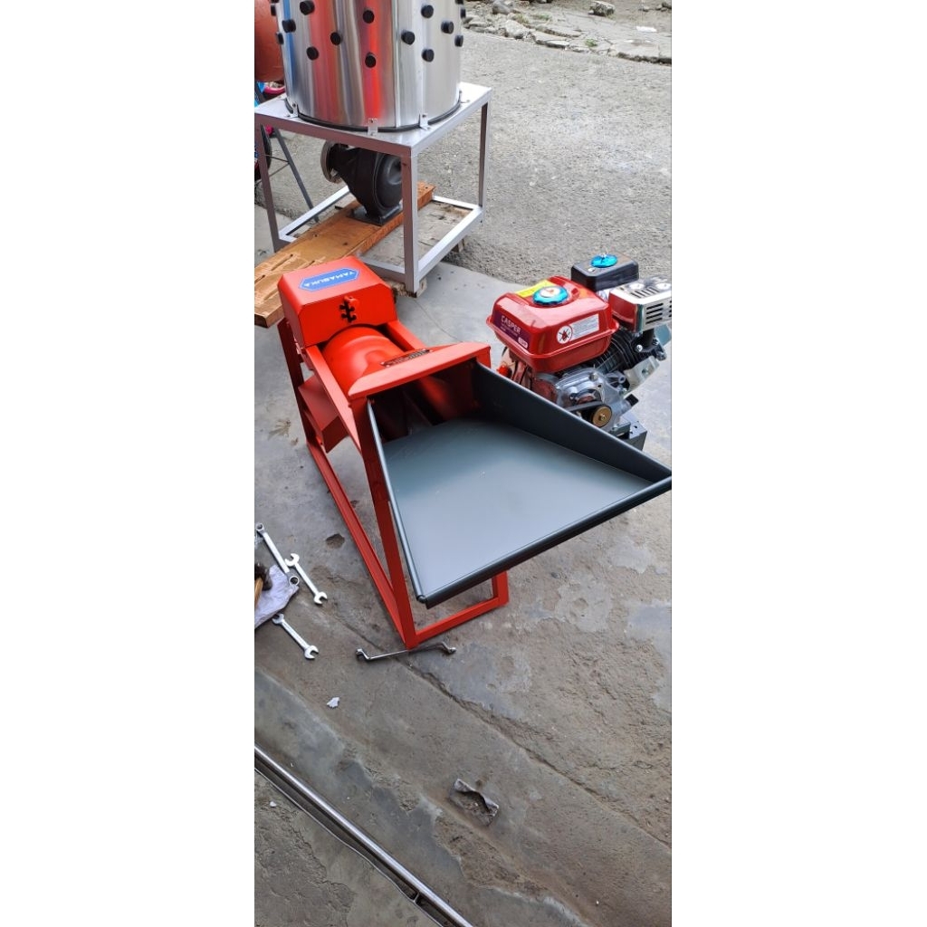 Mesin perontok/penipil jagung mt 200 okinawa +mesin bensin gx200