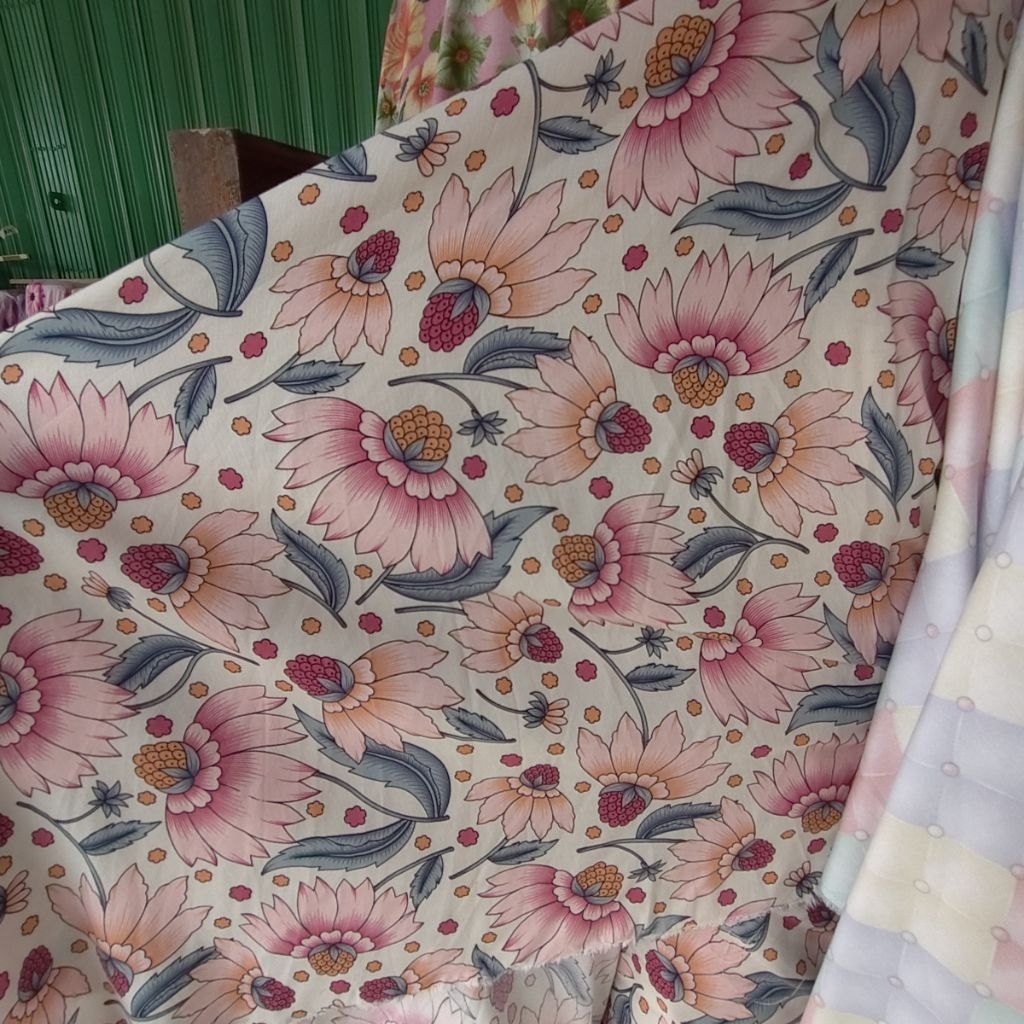 KAIN KATUN RAYON VISCOSE PREMIUM MOTIF BUNGA BESAR - KAIN RAYON MOTIF KEMBANG BESAR HARGA PERSETENGA