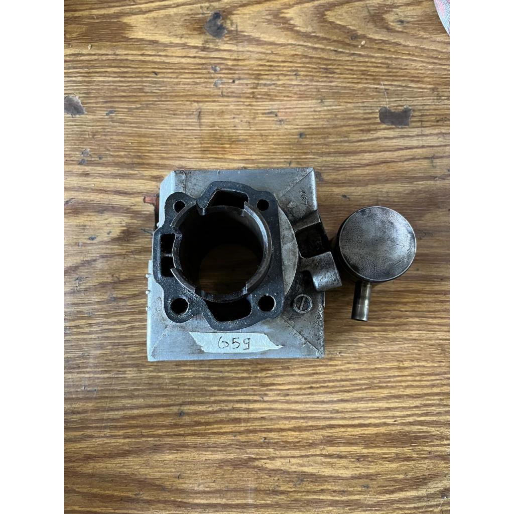 BLOK / BURING SUZUKI RC 100 ORIGINAL // 659