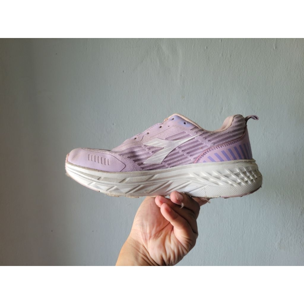 Diadora Gustavo Running Shoe Pink, sepatu lari wanita