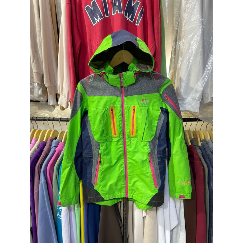 j4k3t outdoor cewek gorpcore waterproof Lowe Alpine ( S )