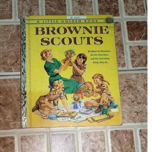 Buku Anak Vintage A Little Golden Book Brownie Scouts